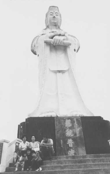estatua.jpg (70732 bytes)